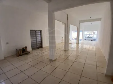 Loja / Salão / Ponto Comercial à venda, 220m² no Chácara Braz Miraglia, Jaú