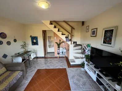 Casa de Condomínio com 2 Quartos à venda, 75m² no Castelanea, Petrópolis
