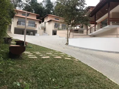 Casa de Condomínio com 4 Quartos para alugar, 250m² no Cônego, Nova Friburgo