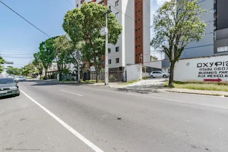 Terreno / Lote / Condomínio para alugar, 593m² no Bacacheri, Curitiba
