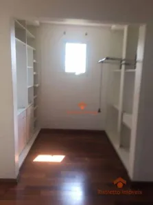 Sobrado com 4 Quartos para alugar, 720m² no Condomínio Refúgio dos Pinheiros, Itapevi