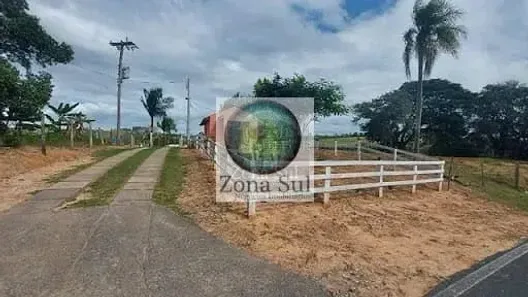 Fazenda / Sítio / Chácara com 4 Quartos à venda, 280m² no Floresta, Sarapuí