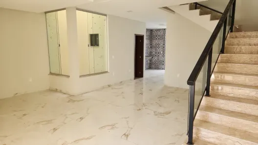 Sobrado com 4 Quartos à venda, 186m² no José e Maria, Petrolina