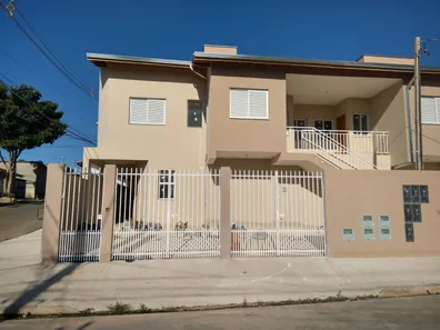 Casa com 2 Quartos à venda, 50m² no Jardim Vitoria, Mairinque