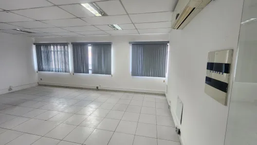 Conjunto Comercial / Sala com 4 Quartos para alugar, 90m² no Centro, Lauro de Freitas
