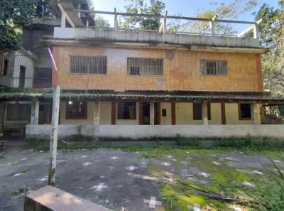 Fazenda / Sítio / Chácara com 8 Quartos à venda, 200m² no Vale das Pedrinhas, Guapimirim