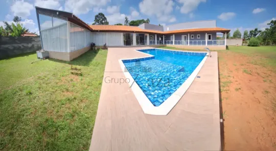 Fazenda / Sítio / Chácara com 3 Quartos à venda, 370m² no Chácara Marambaia, Caçapava