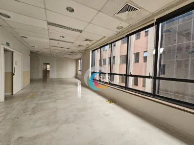 Conjunto Comercial / Sala para alugar, 300m² no Vila Olímpia, São Paulo