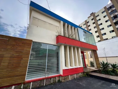 Casa com 6 Quartos para alugar, 289m² no Centro, Criciúma
