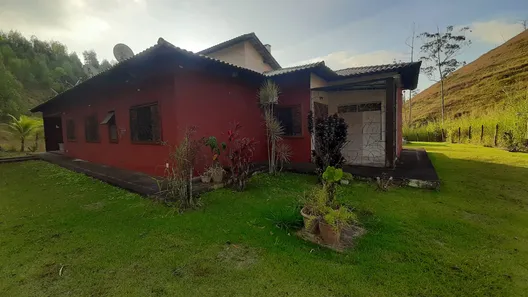 Fazenda / Sítio / Chácara com 3 Quartos à venda, 215m² no Cantão, Barra do Piraí