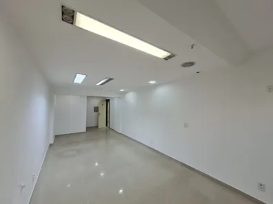 Conjunto Comercial / Sala à venda, 32m² no Jardim Vinte e Cinco de Agosto, Duque de Caxias