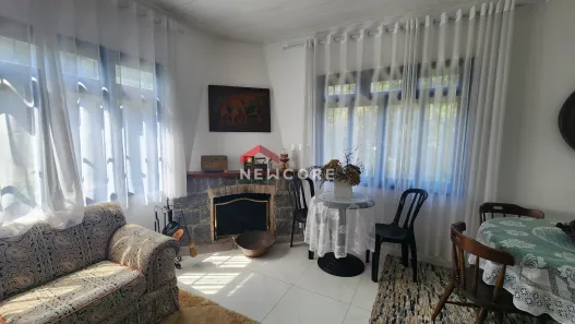 Casa de Condomínio com 2 Quartos à venda, 100m² no Vale Encantado, Campos do Jordão
