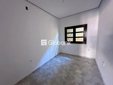 Casa com 3 Quartos para alugar, 110m² no Conjunto Residencial JK, Montes Claros
