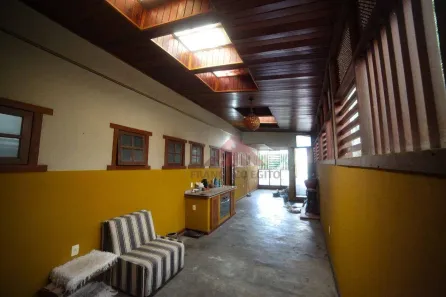 Casa de Condomínio com 7 Quartos à venda, 412m² no Baldeador, Niterói