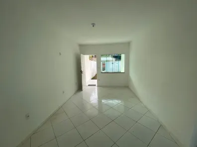 Casa com 2 Quartos para alugar, 80m² no Porto da Roça I, Saquarema