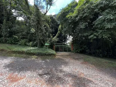 Fazenda / Sítio / Chácara com 3 Quartos para venda ou aluguel, 271m² no Taboleiro Verde, Cotia