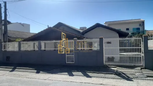 Casa com 3 Quartos à venda, 123m² no Meia Praia, Navegantes