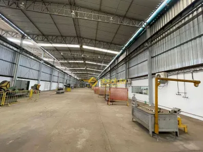 Galpão / Depósito / Armazém para alugar, 10000m² no Centro, Escada