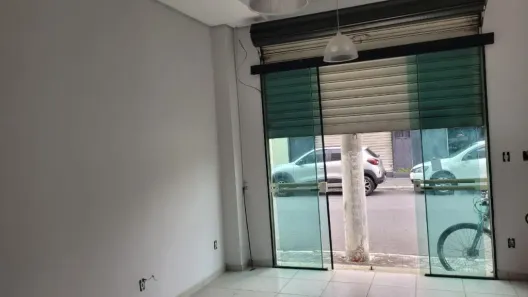 Loja / Salão / Ponto Comercial para alugar, 100m² no Vila Resende, Caçapava