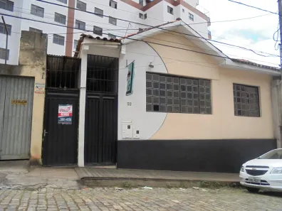 Casa com 2 Quartos para alugar, 79m² no Centro, Viçosa