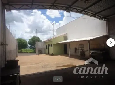 Loja / Salão / Ponto Comercial à venda, 260m² no ., Cravinhos