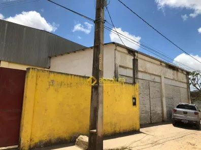 Galpão / Depósito / Armazém para alugar, 1800m² no Jaguaribe, Escada