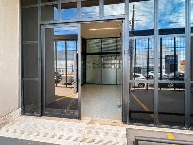 Galpão / Depósito / Armazém com 2 Quartos à venda, 352m² no Santa Maria, Uberaba