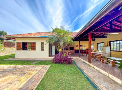 Fazenda / Sítio / Chácara com 4 Quartos para alugar, 3000m² no Mairinque, Mairinque