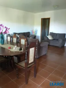 Fazenda / Sítio / Chácara com 3 Quartos à venda, 226m² no Chácaras Copaco, Arujá
