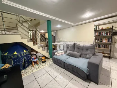 Sobrado com 3 Quartos à venda, 113m² no Niterói, Canoas