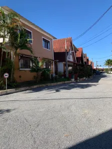 Casa de Condomínio com 6 Quartos para alugar, 100m² no Centro, Araruama