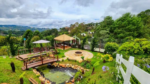 Casa de Condomínio com 5 Quartos à venda, 232m² no Colinas Capivari, Campos do Jordão