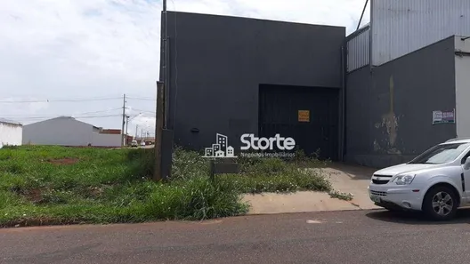 Galpão / Depósito / Armazém à venda, 200m² no São José, Uberlândia