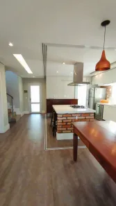 Casa de Condomínio com 4 Quartos para alugar, 63m² no Bosque do Vianna, Cotia