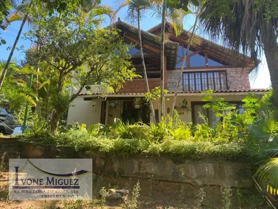 Fazenda / Sítio / Chácara com 3 Quartos à venda, 200m² no Mantiquira, Paty do Alferes