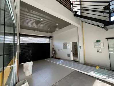 Galpão / Depósito / Armazém para venda ou aluguel, 434m² no Vila Amélia, São Sebastião