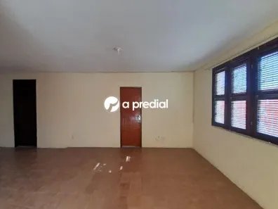 Casa com 3 Quartos para alugar, 150m² no Salinas, Fortaleza