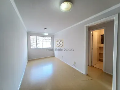 Apartamento com 2 Quartos para alugar, 54m² no Centro, Curitiba