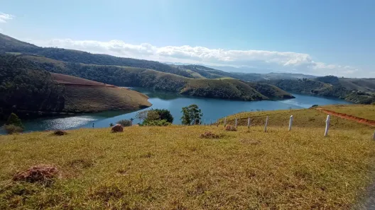 Terreno / Lote / Condomínio à venda, 600m² no Centro, Arujá