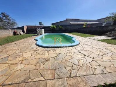 Fazenda / Sítio / Chácara com 2 Quartos à venda, 223m² no Centro, Guararema
