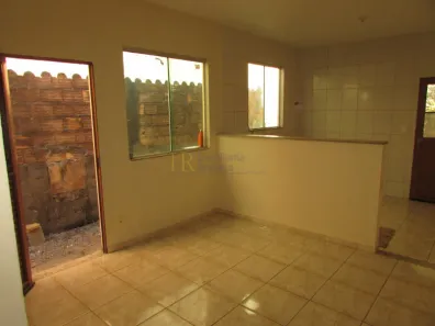 Casa com 2 Quartos para alugar, 80m² no Jardim Verona, Ribeirão das Neves