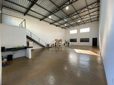 Galpão / Depósito / Armazém à venda, 170m² no Segismundo Pereira, Uberlândia
