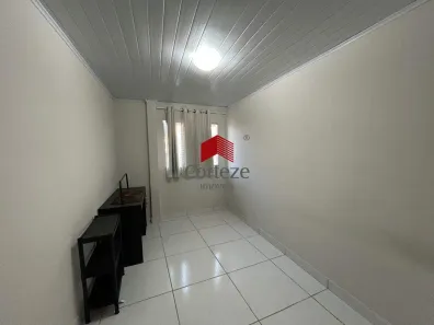 Casa com 2 Quartos para alugar, 60m² no Guatupê, São José dos Pinhais
