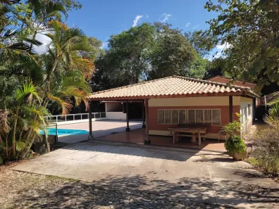 Fazenda / Sítio / Chácara com 5 Quartos à venda, 33000m² no Pinhões, Santa Luzia