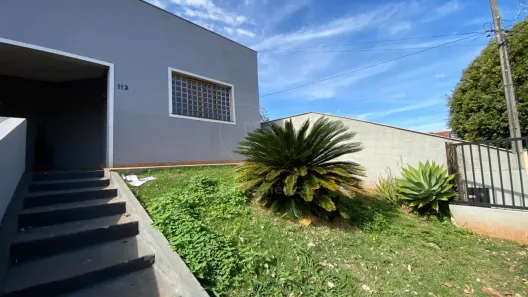 Casa com 3 Quartos para alugar, 80m² no Jardim Presidente, Londrina