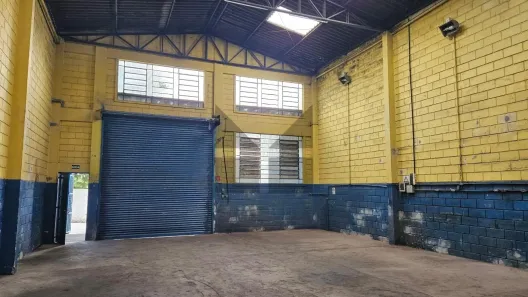Galpão / Depósito / Armazém para alugar, 180m² no Jardim Irapua, Taboão da Serra