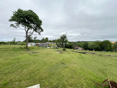 Fazenda / Sítio / Chácara com 3 Quartos à venda, 150m² no Juscelino Kubitschek, Santa Maria