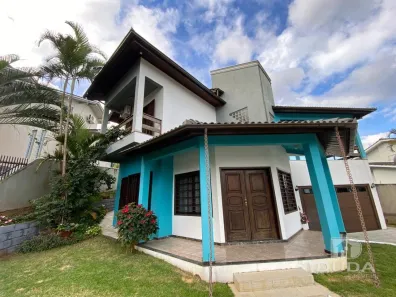 Casa com 3 Quartos para alugar, 210m² no Mina Brasil, Criciúma