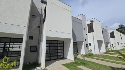 Casa com 2 Quartos para alugar, 60m² no Ponta Negra, Manaus