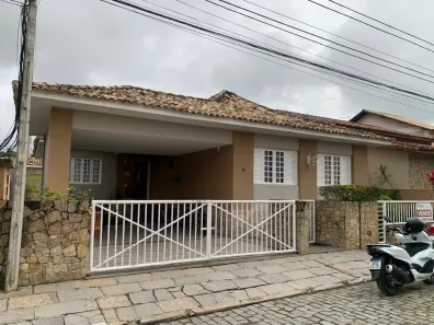 Casa de Condomínio com 3 Quartos para alugar, 450m² no Parque Califórnia, Campos dos Goytacazes